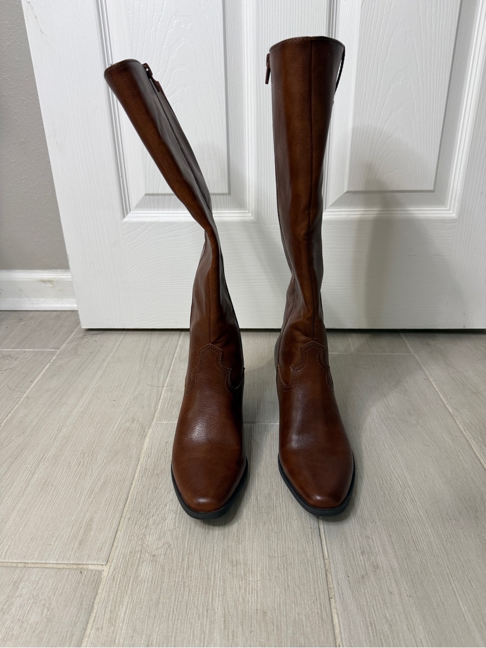 Frye & Co. Selah Stacked Heel Cowboy Boot in cognac - Picture 5 of 6